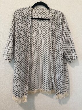 Women's Open Front Fringe Hem Cardigan Sweater - Black Diamond Print